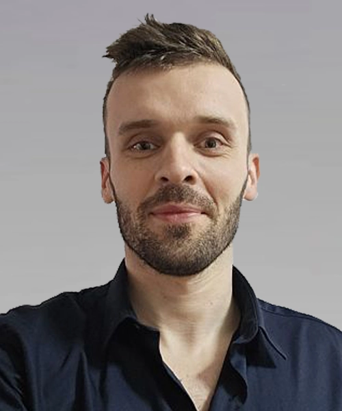 Олег Новиков